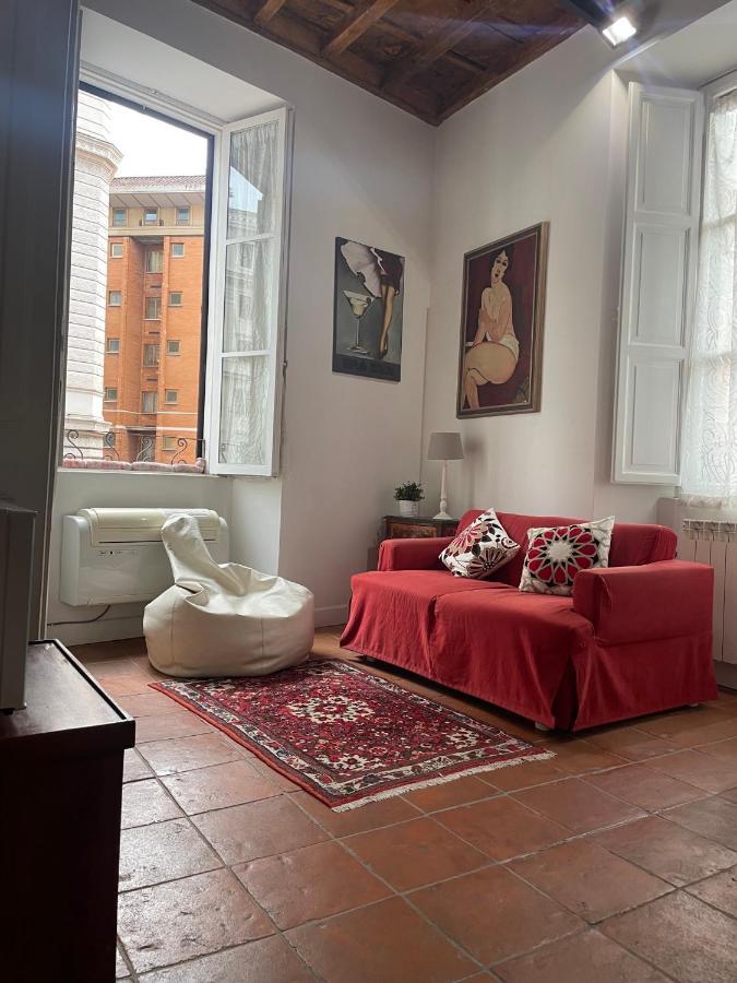 Luminoso Appartamento In Centro Storico Roma Dış mekan fotoğraf